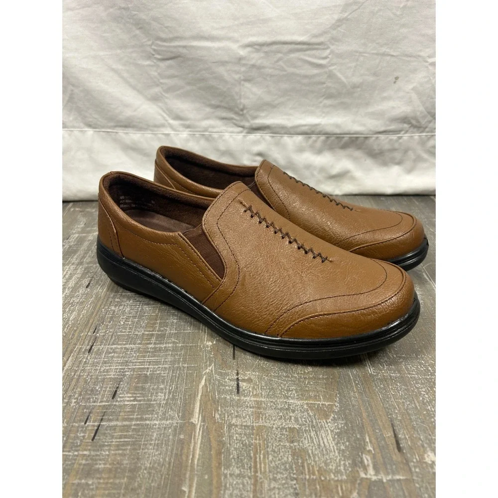 Easy Street Ultimate Tan Comfort Wave Slip On Loafers 40-9564 Women 9 M
